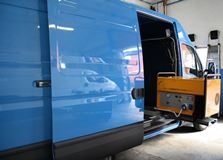 03_Slide-Out Platform for Generators and Compressors for Vans